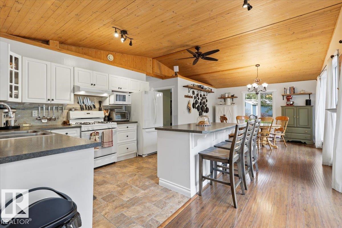 12055A TWP ROAD 454 - 23