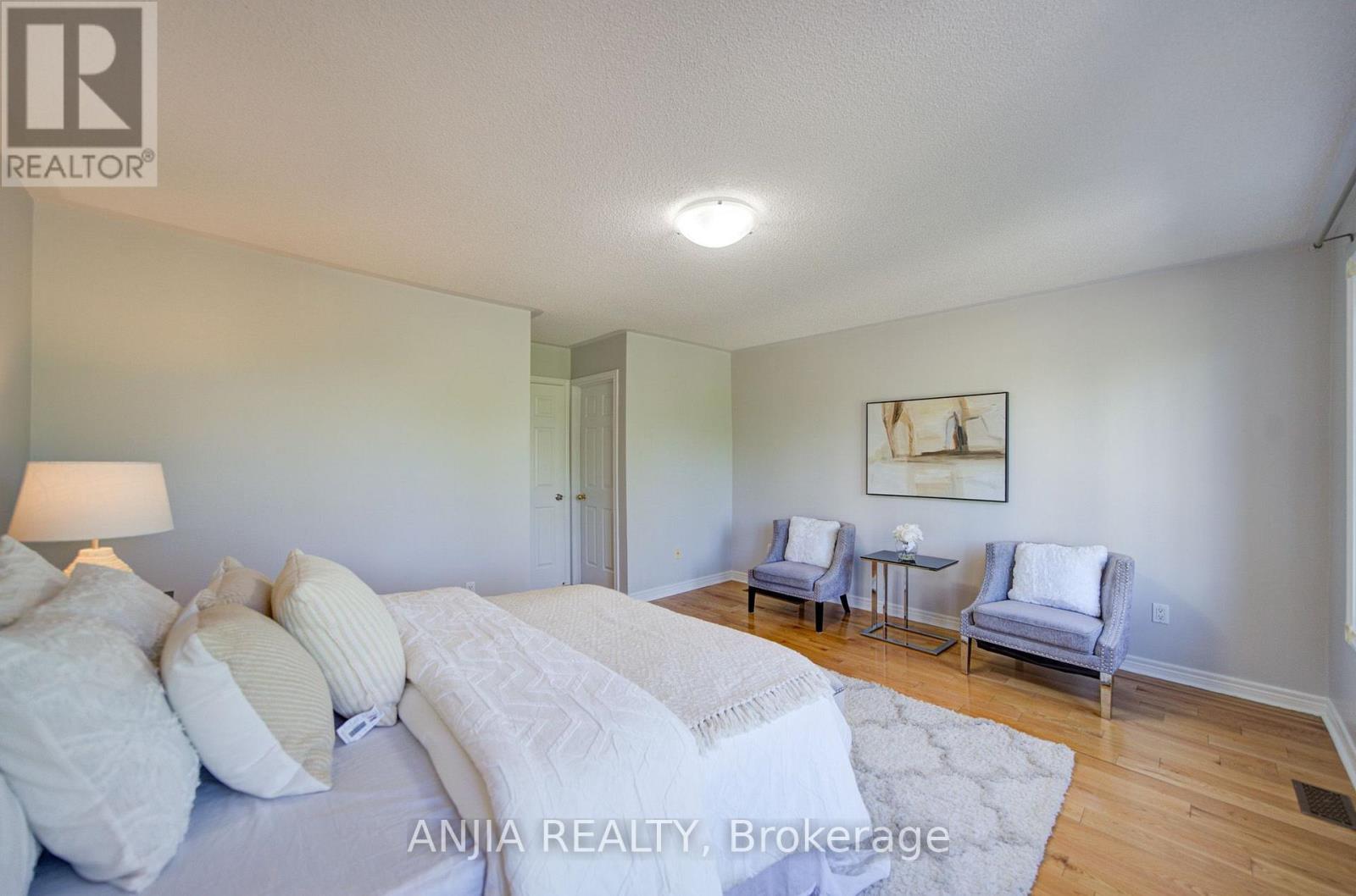 44 POND DRIVE - 32