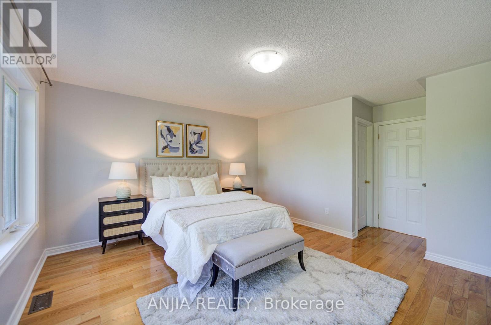 44 POND DRIVE - 33