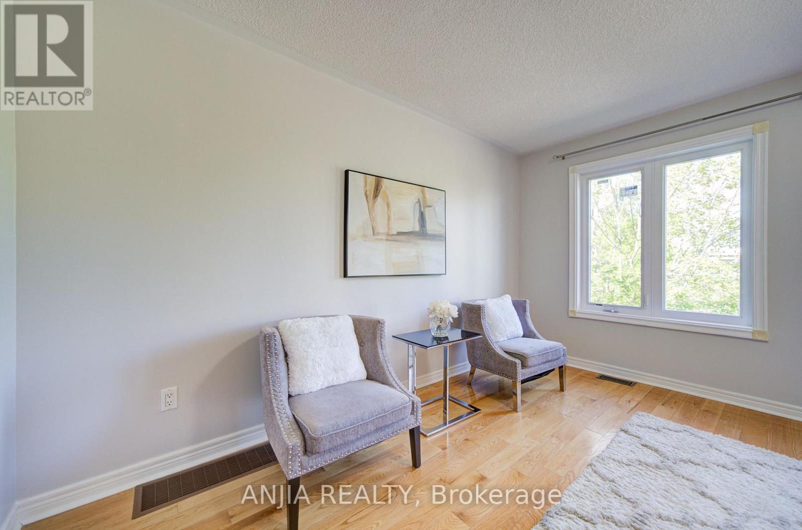 44 POND DRIVE - 35