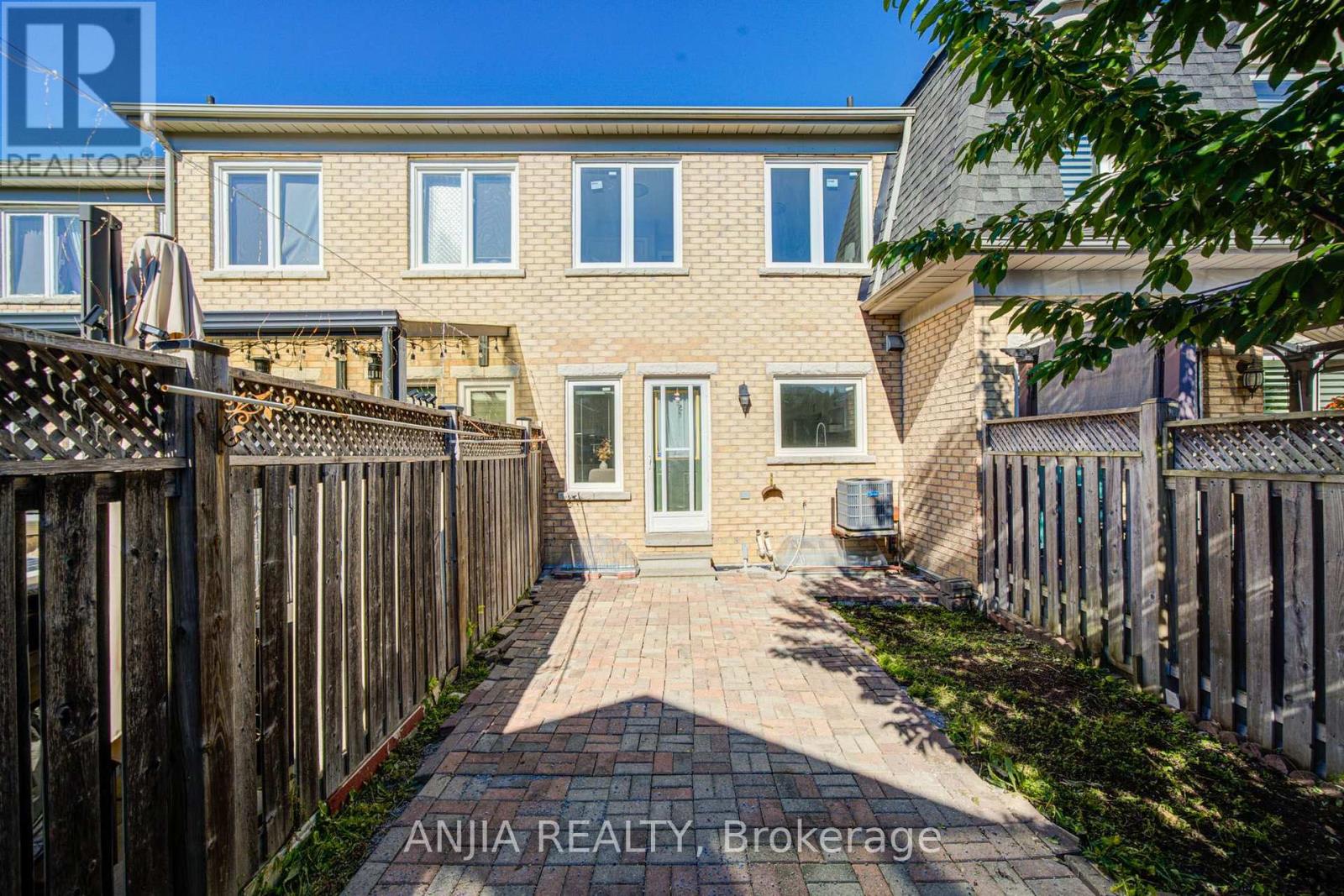 44 POND DRIVE - 40