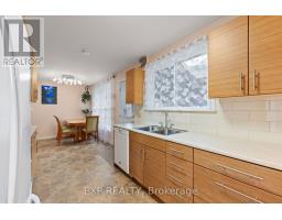 Games room - 30 Harrison Avenue, Aurora, ON L4G1E1 Photo 10