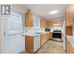 Family room - 30 Harrison Avenue, Aurora, ON L4G1E1 Photo 9