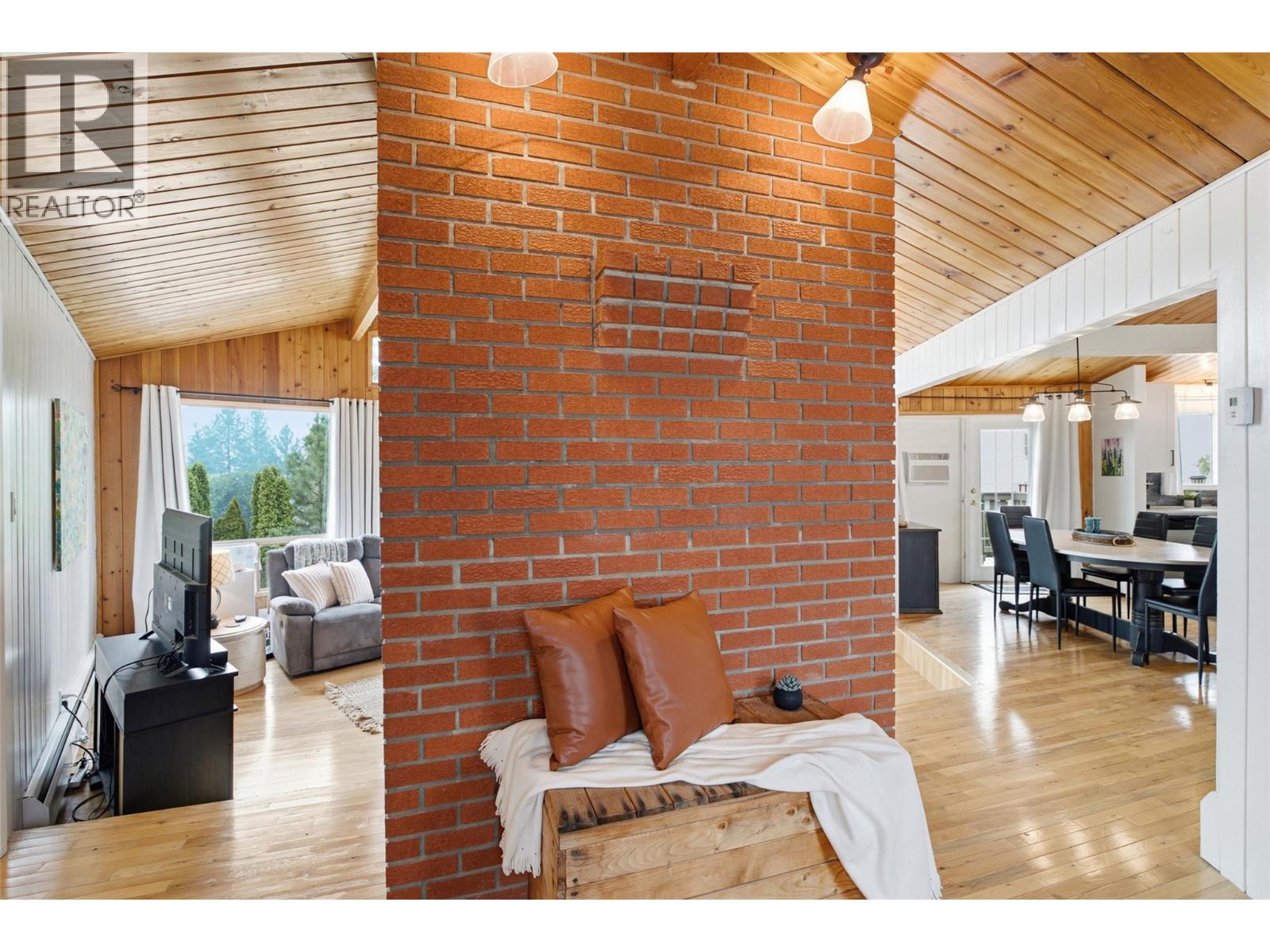 2402 Reid Avenue - 5