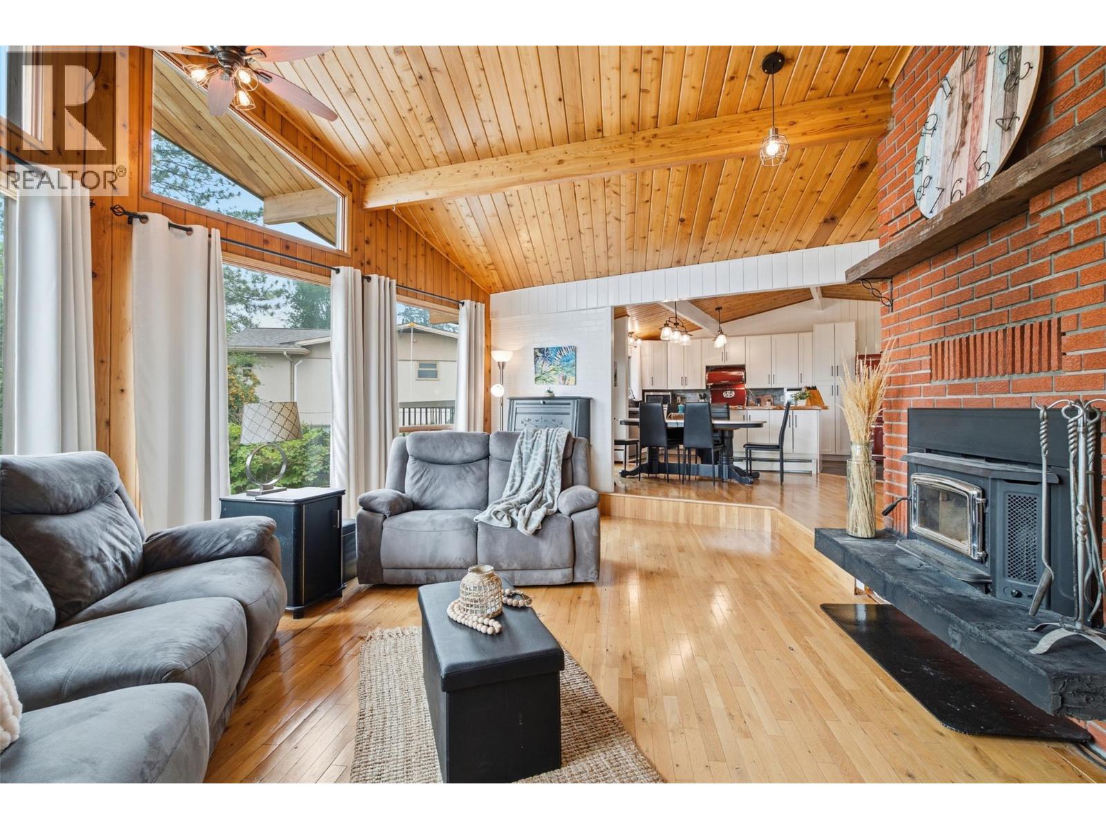 2402 Reid Avenue - 13