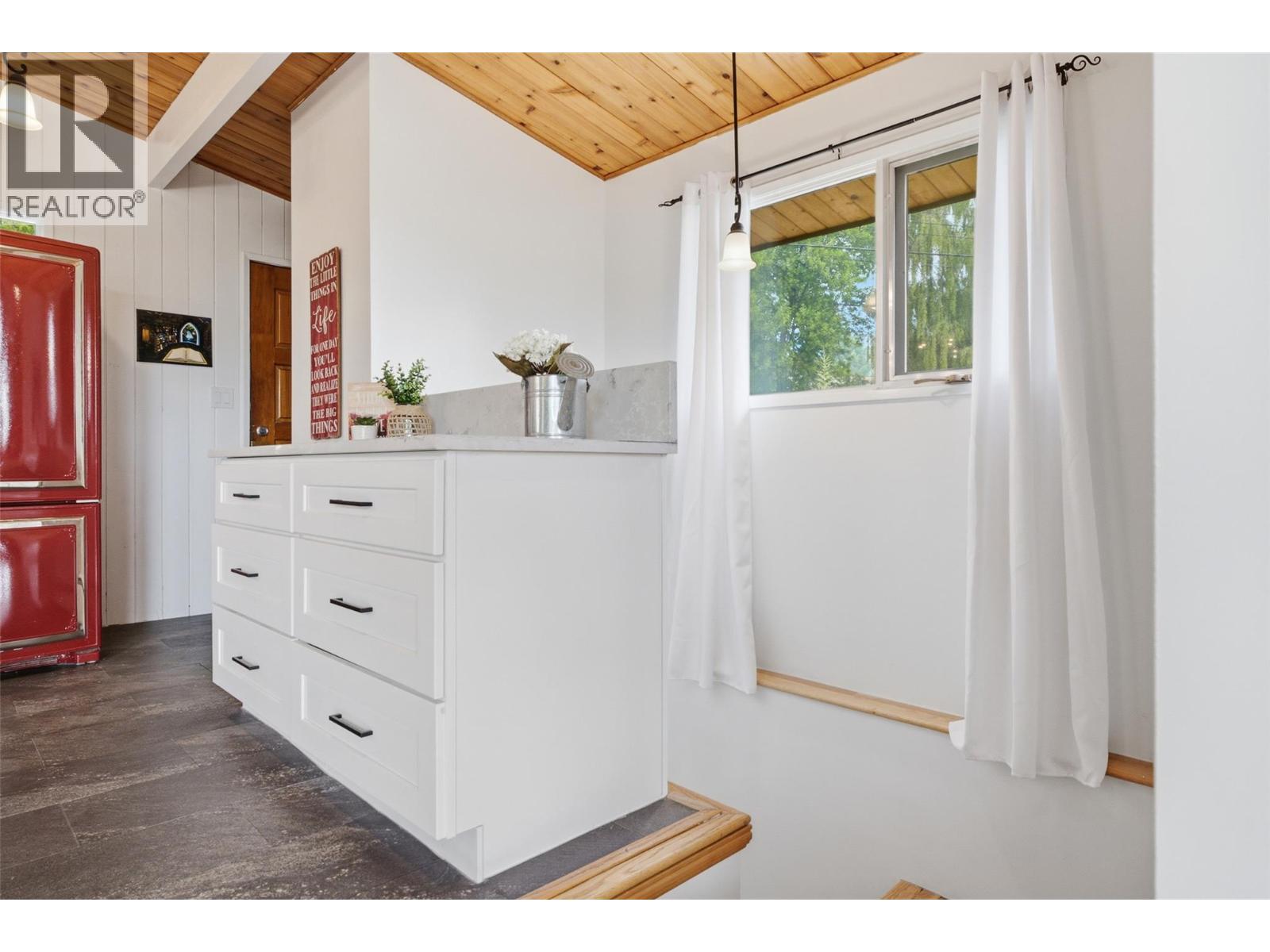 2402 Reid Avenue - 31