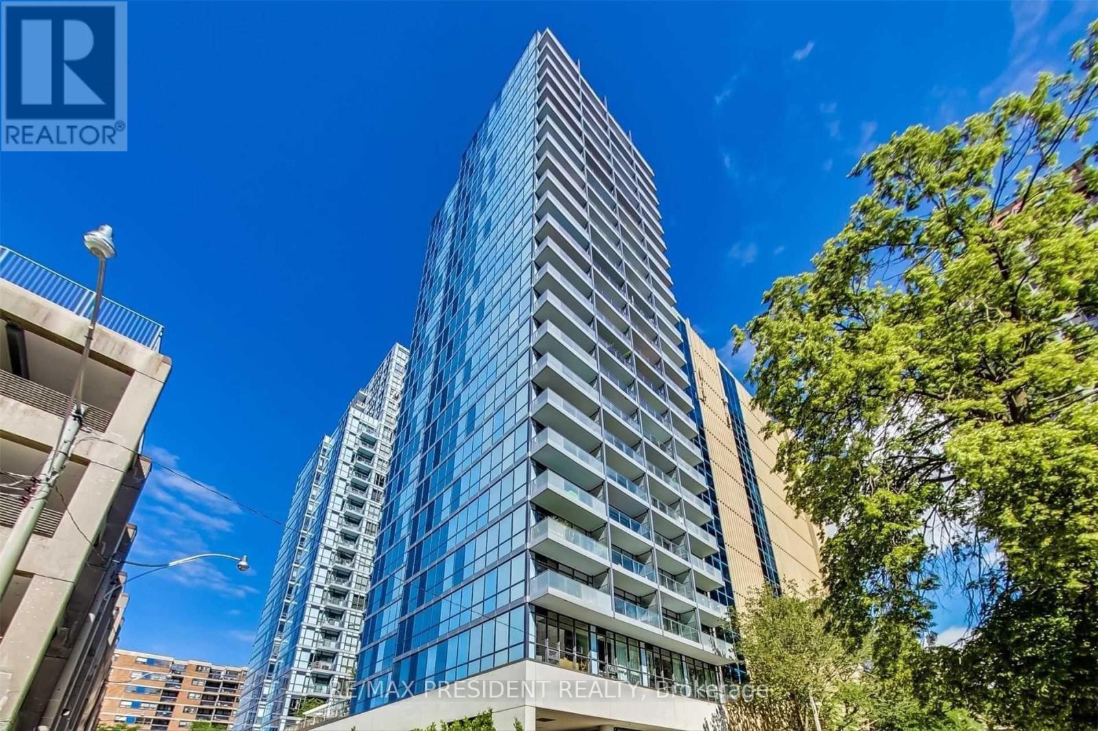 Photo of 210 Simcoe Street