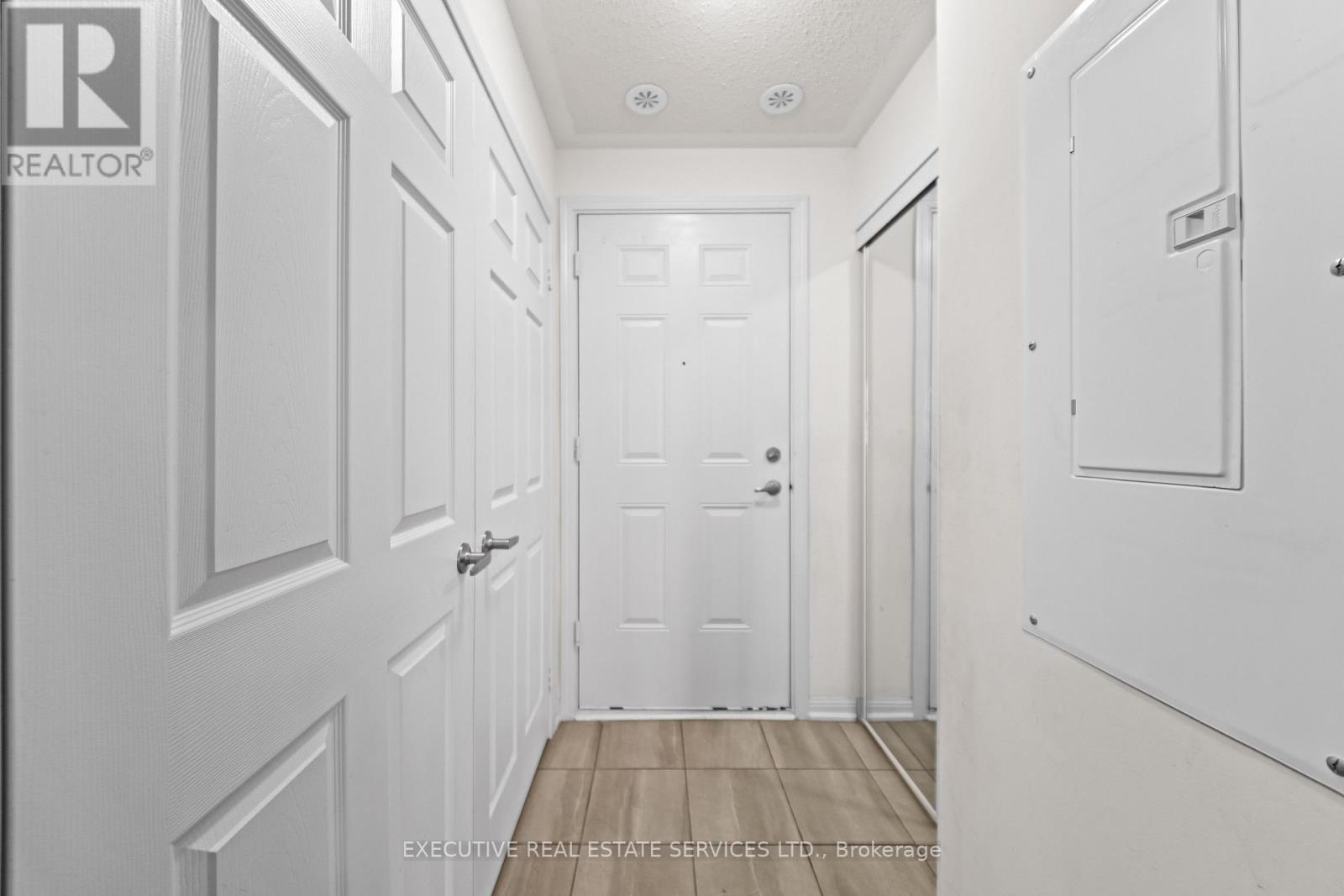 #144 1 BECKENROSE COURT - 19