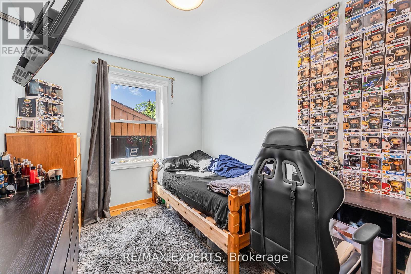 81 HAGAR AVENUE - 18