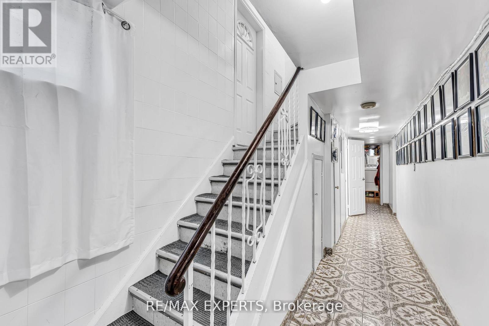 81 HAGAR AVENUE - 35