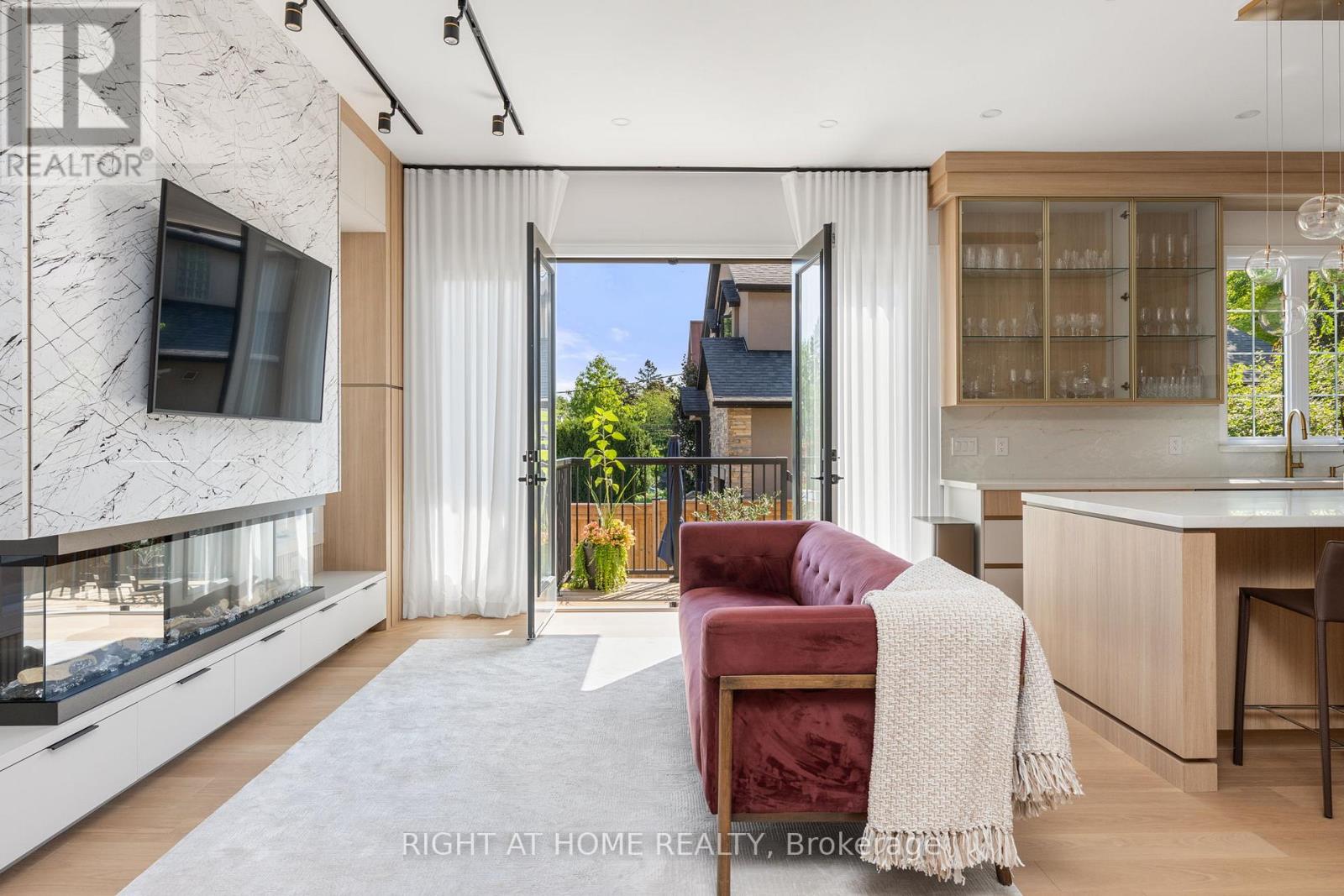 33 THORNDALE AVENUE - Image 15