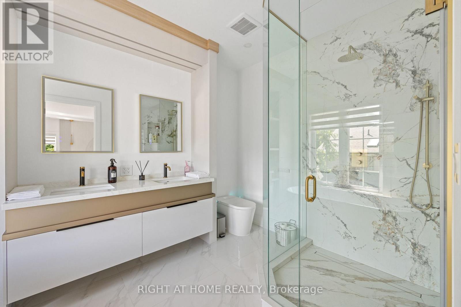 33 THORNDALE AVENUE - Image 25