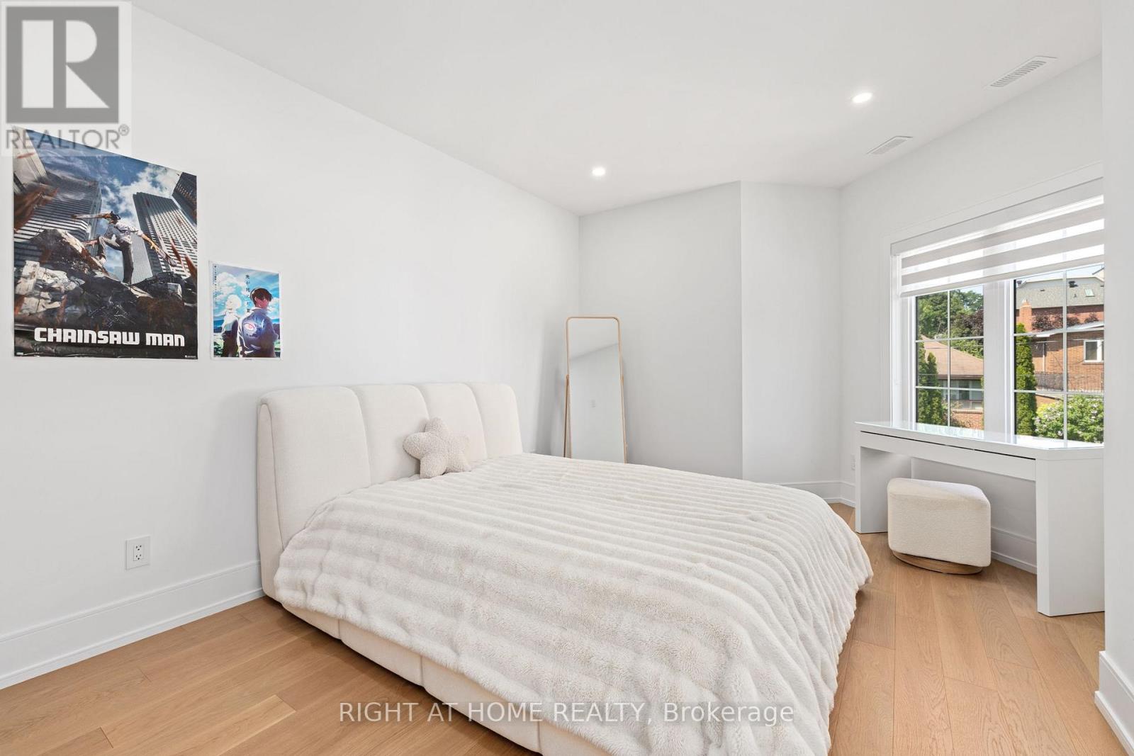 33 THORNDALE AVENUE - Image 31