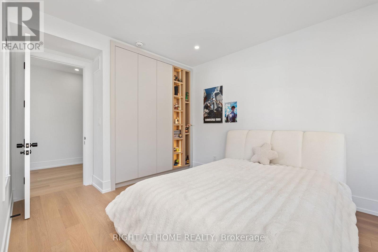 33 THORNDALE AVENUE - Image 32