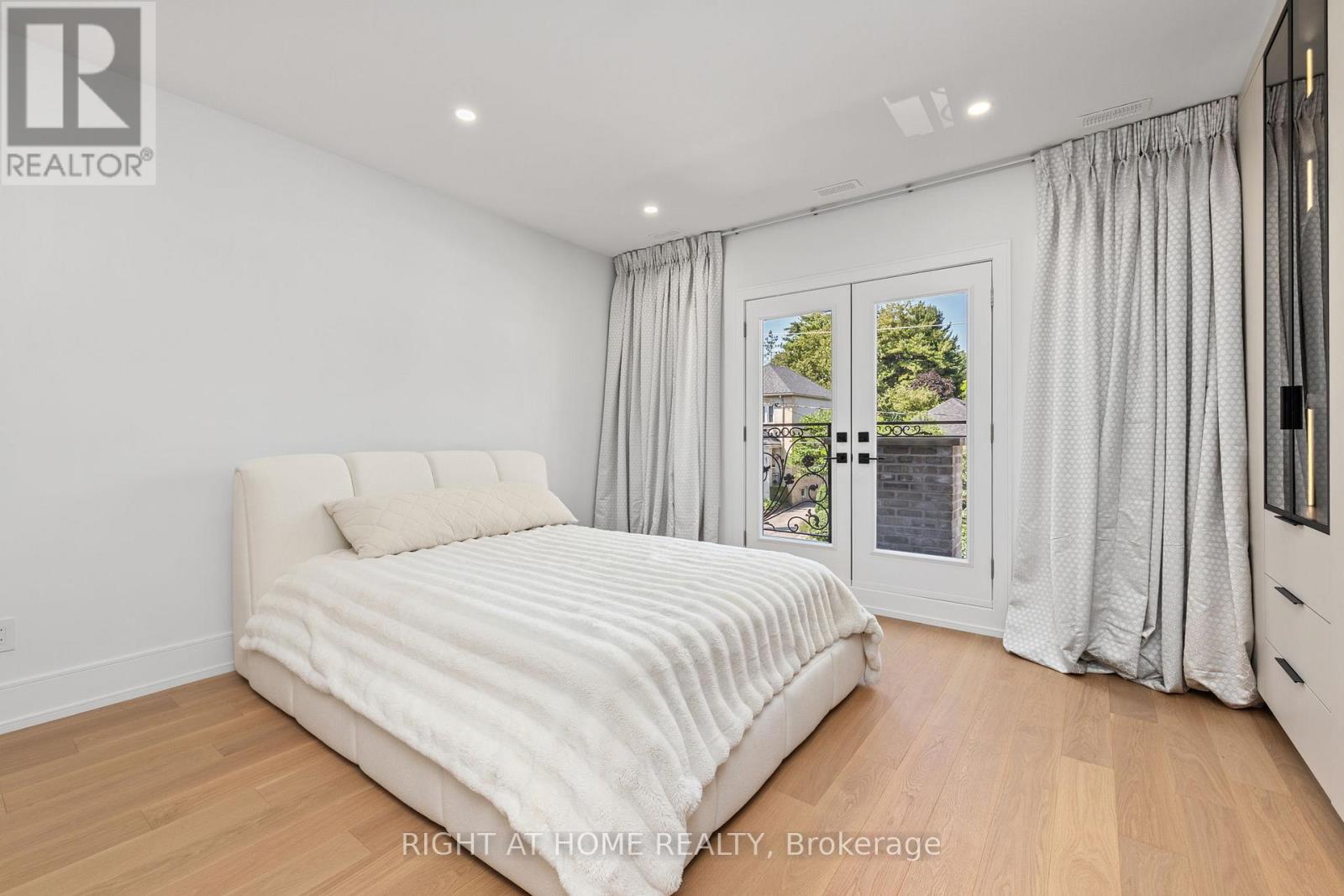 33 THORNDALE AVENUE - Image 33