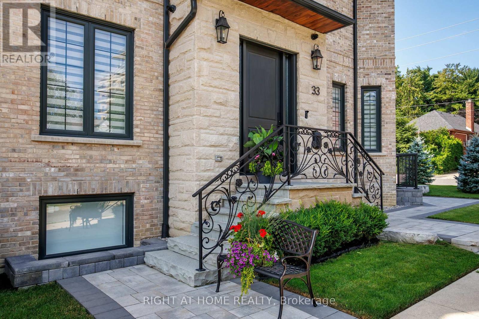 33 THORNDALE AVENUE - Image 4