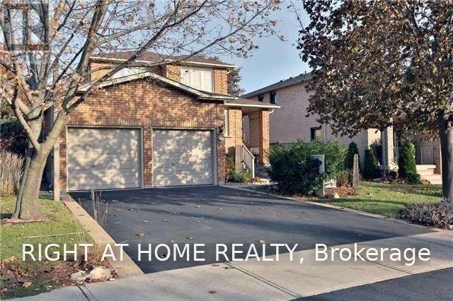 96 HOWELL ROAD, Oakville (RO River Oaks)