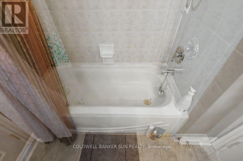 10 PRIDE COURT - Image 36