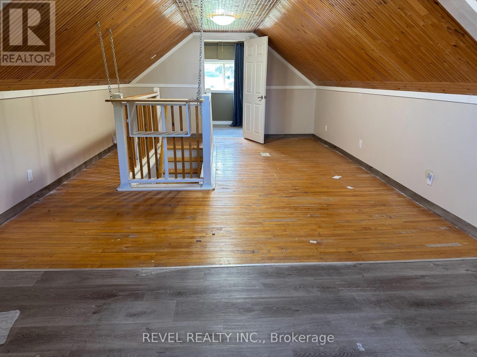 56 STRACHAN AVENUE - 22