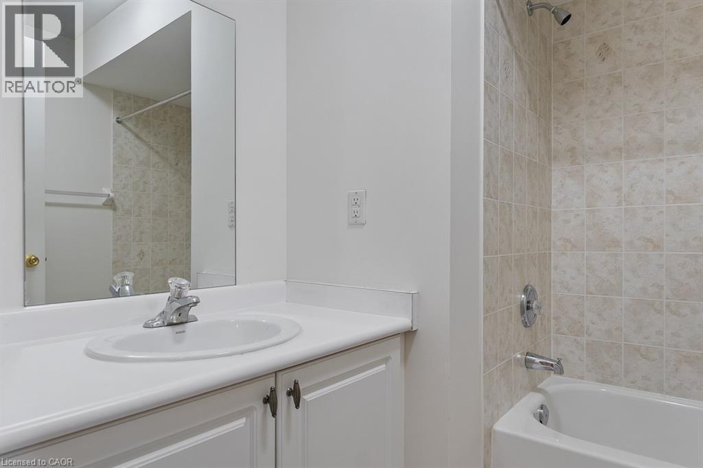 8 JIM BAIRD Mews - 13