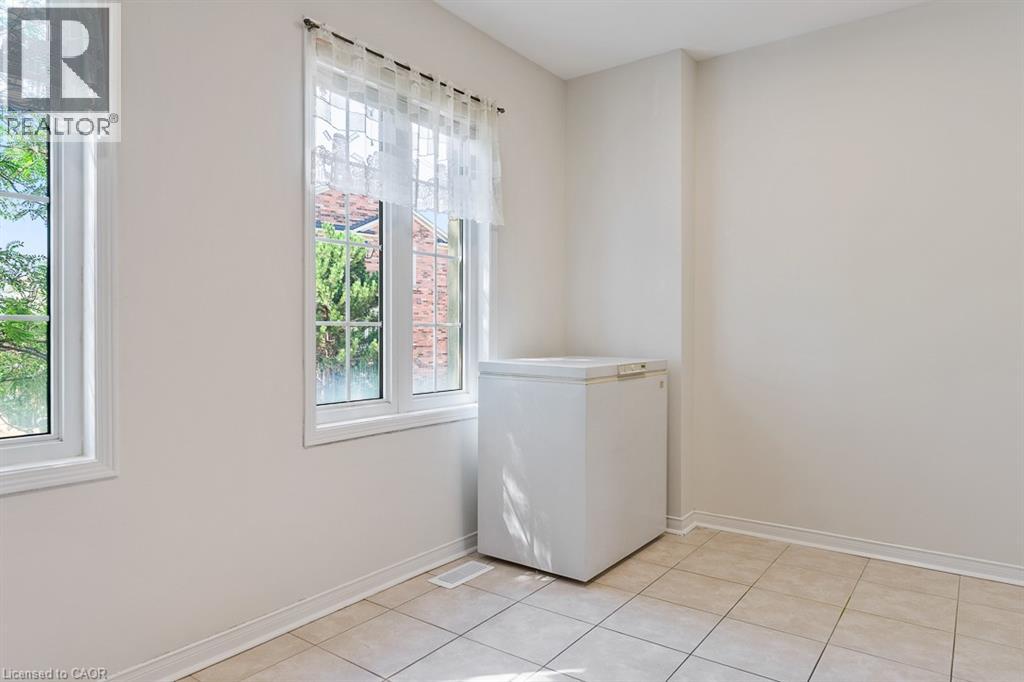 8 JIM BAIRD Mews - 30
