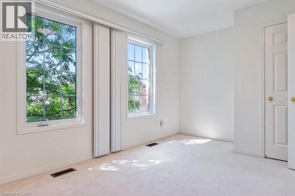 8 JIM BAIRD Mews - 36