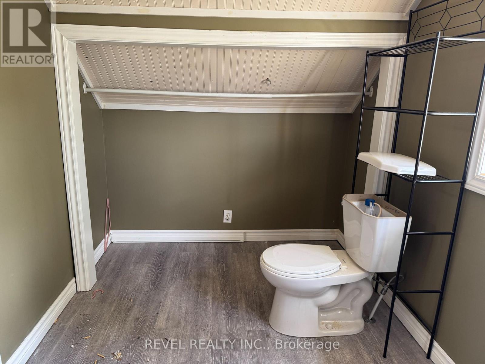 56 STRACHAN AVENUE - 25