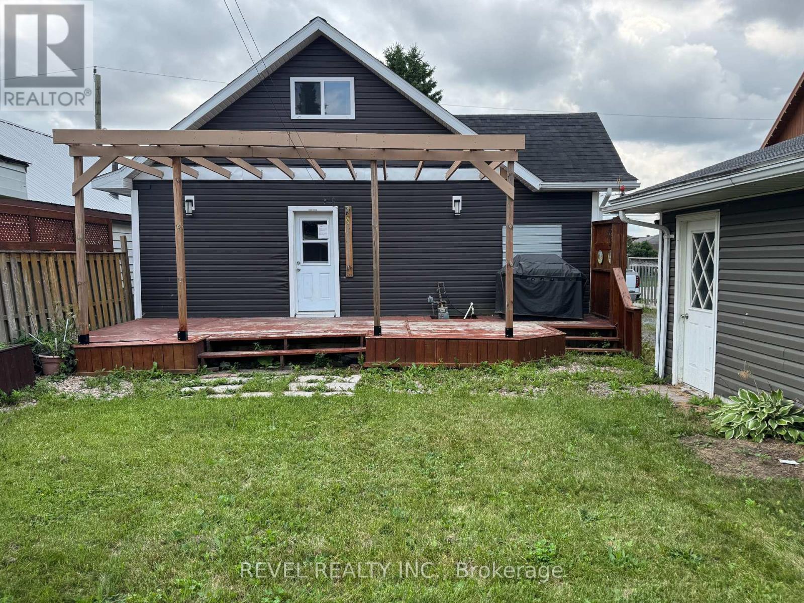 56 STRACHAN AVENUE - 43
