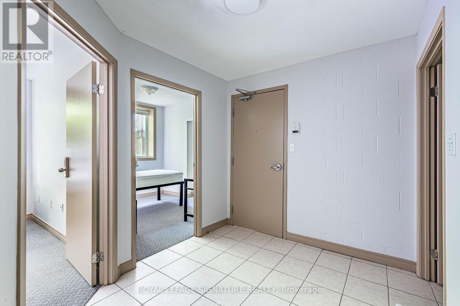 #101 251 LESTER STREET - 10
