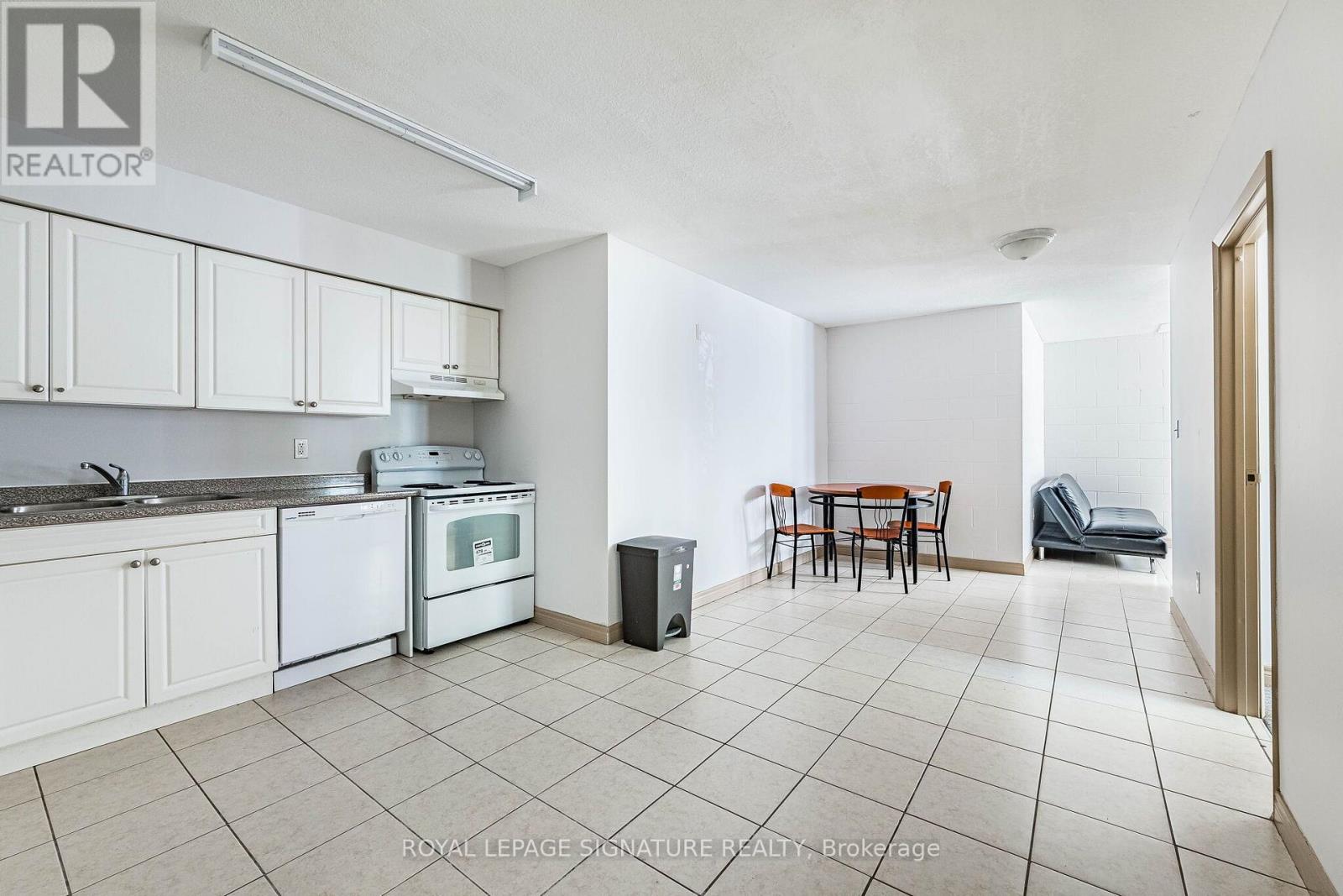 #101 251 LESTER STREET - 11