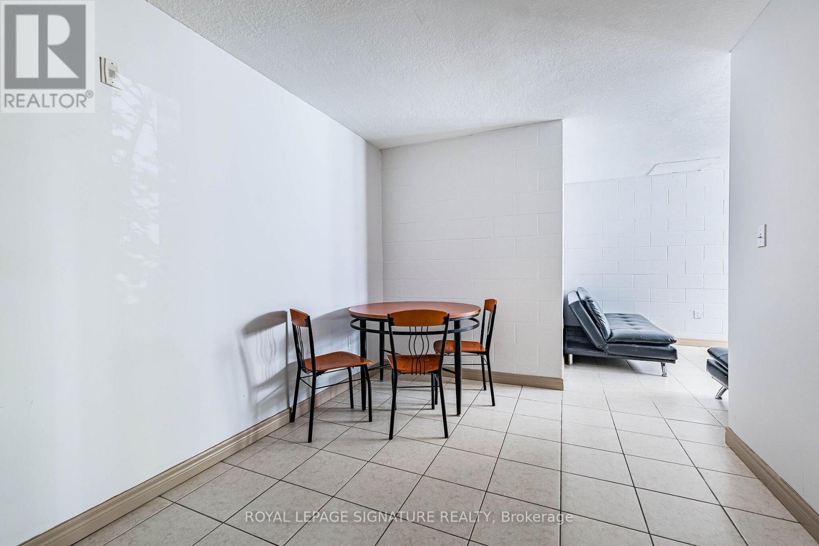 #101 251 LESTER STREET - 19