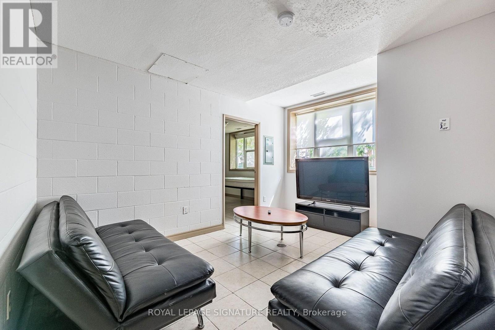 #101 251 LESTER STREET - 21