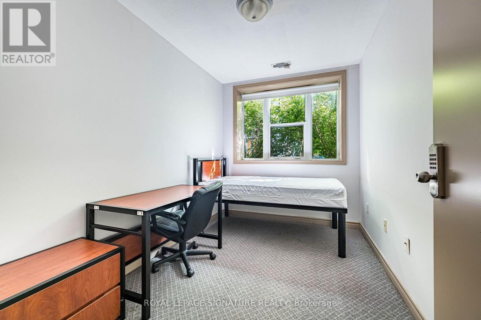 #101 251 LESTER STREET - 31