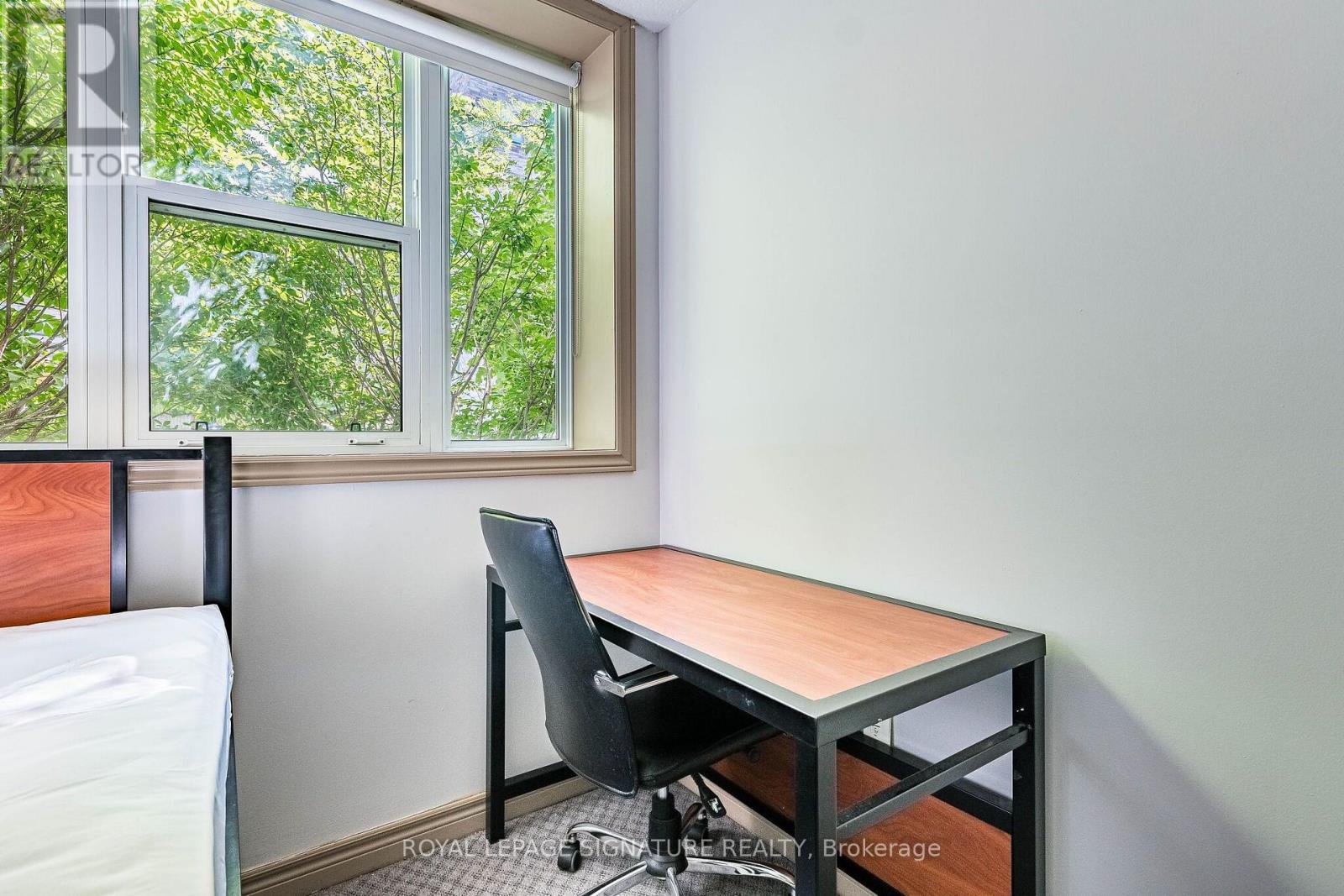 #101 251 LESTER STREET - 36
