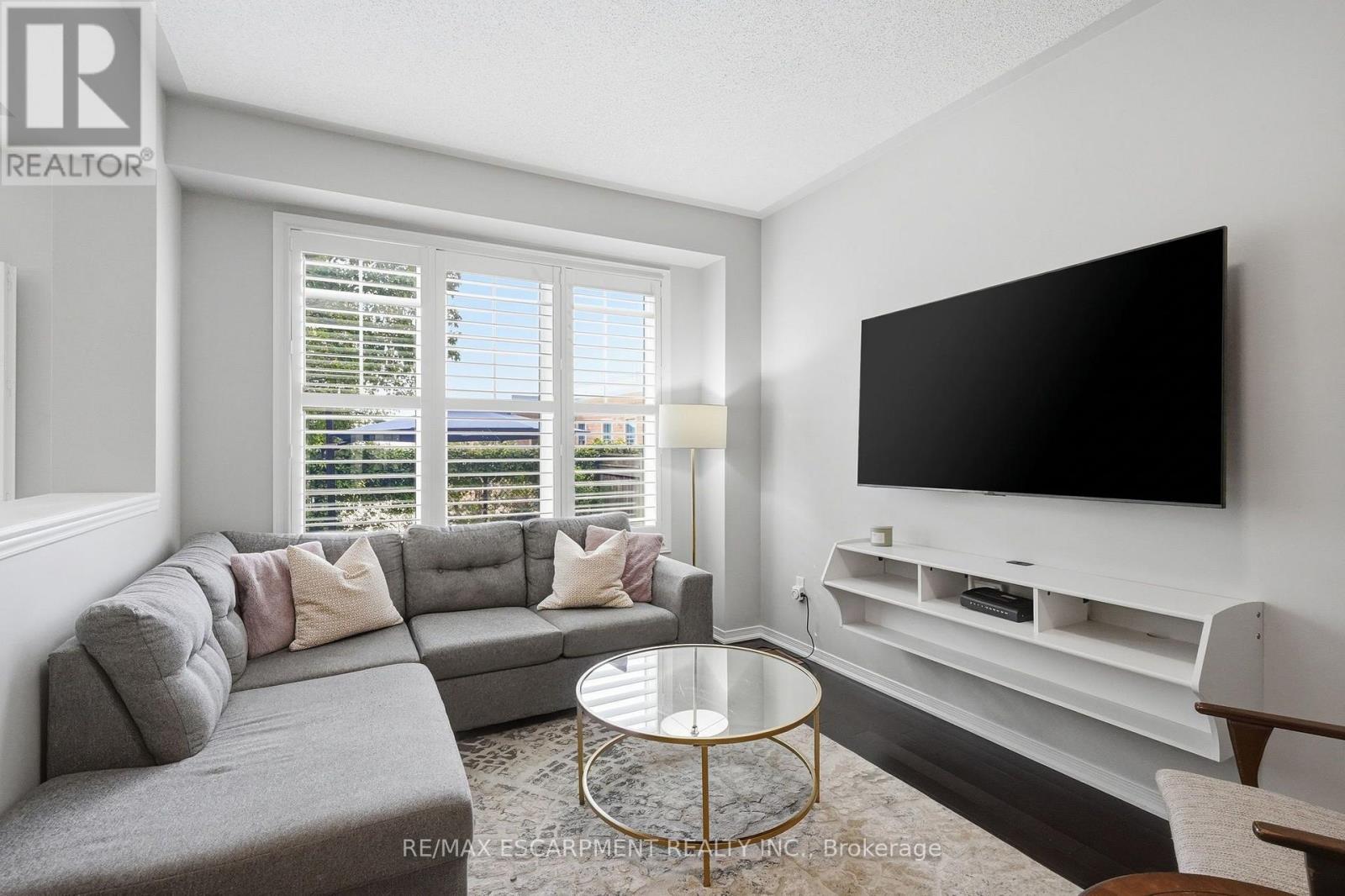 221 NISBET BOULEVARD - 12