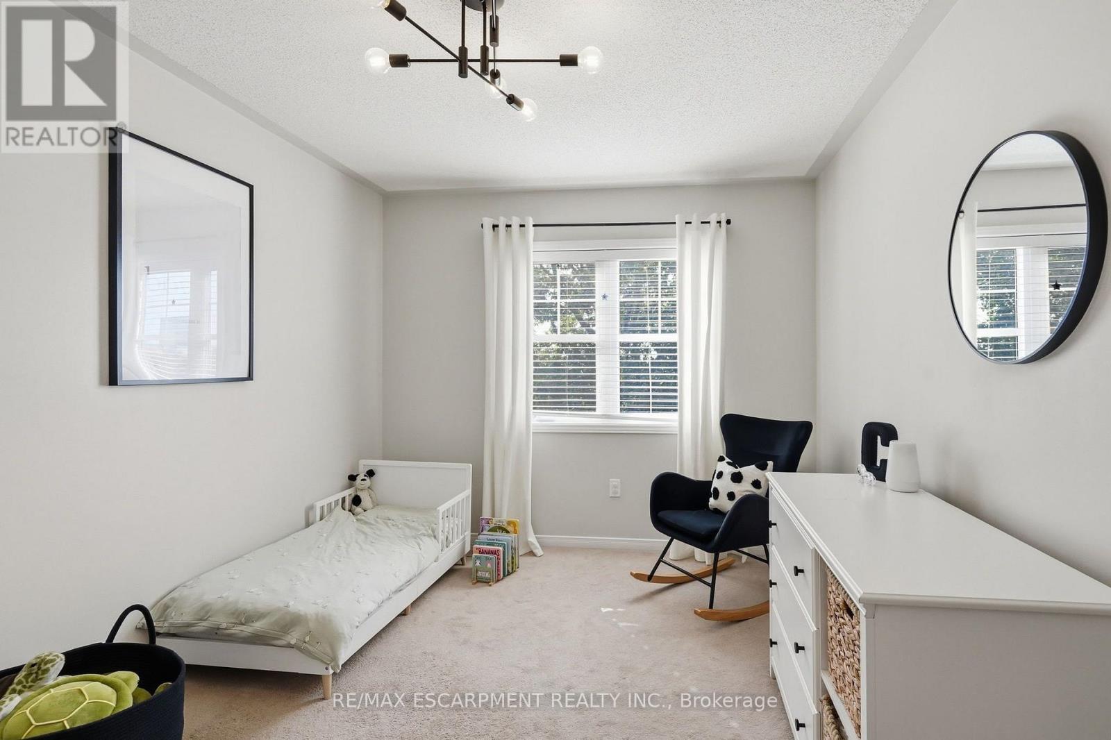 221 NISBET BOULEVARD - 34