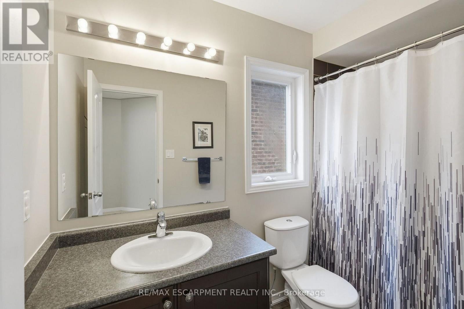 221 NISBET BOULEVARD - 36