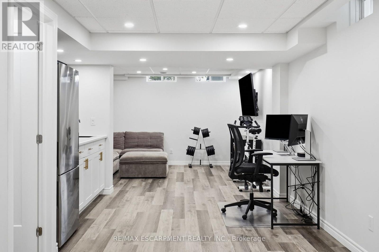 221 NISBET BOULEVARD - 39