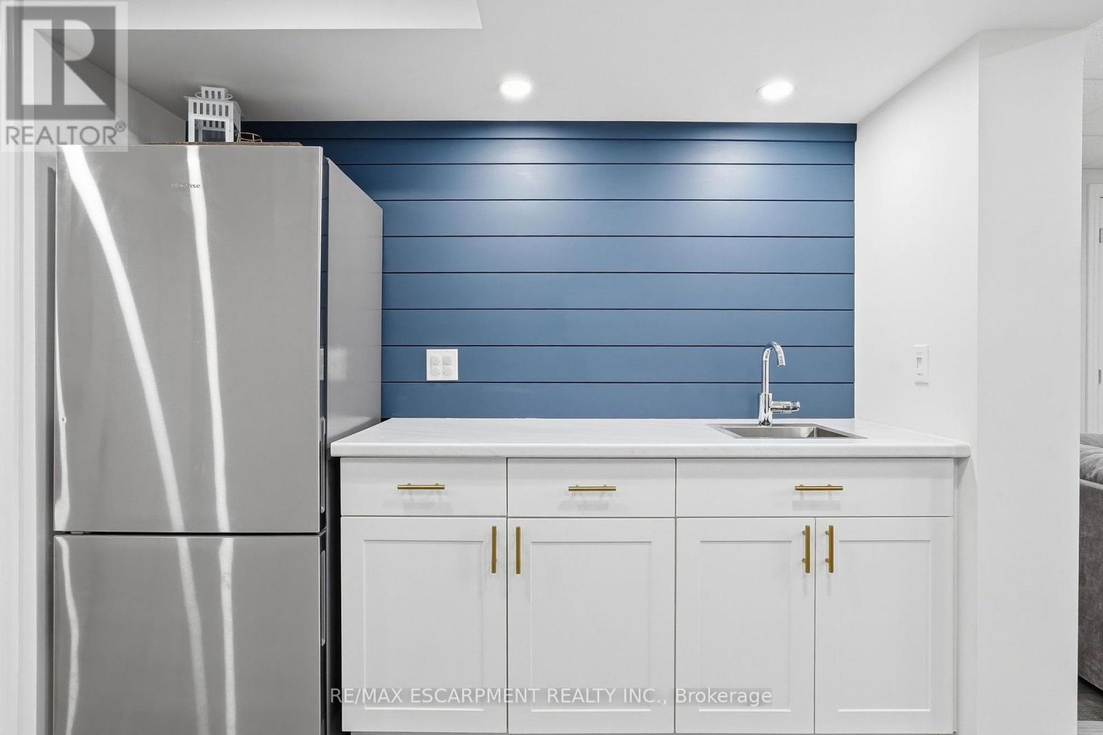 221 NISBET BOULEVARD - 40