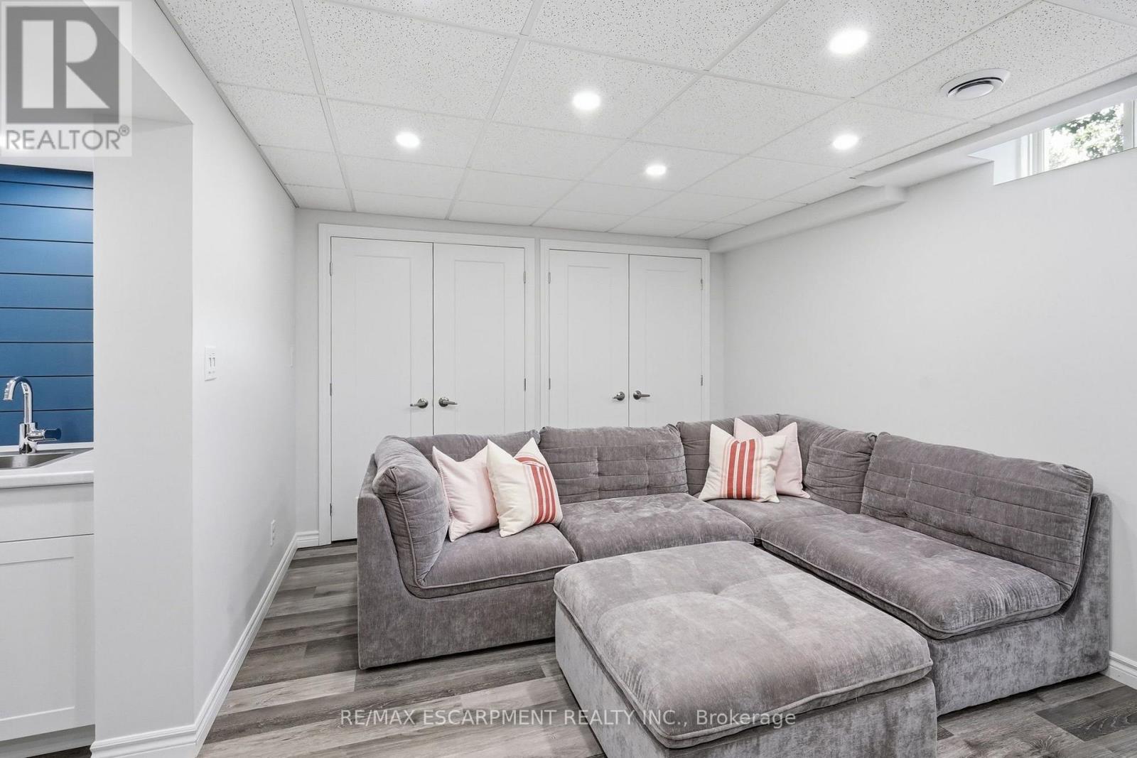 221 NISBET BOULEVARD - 41