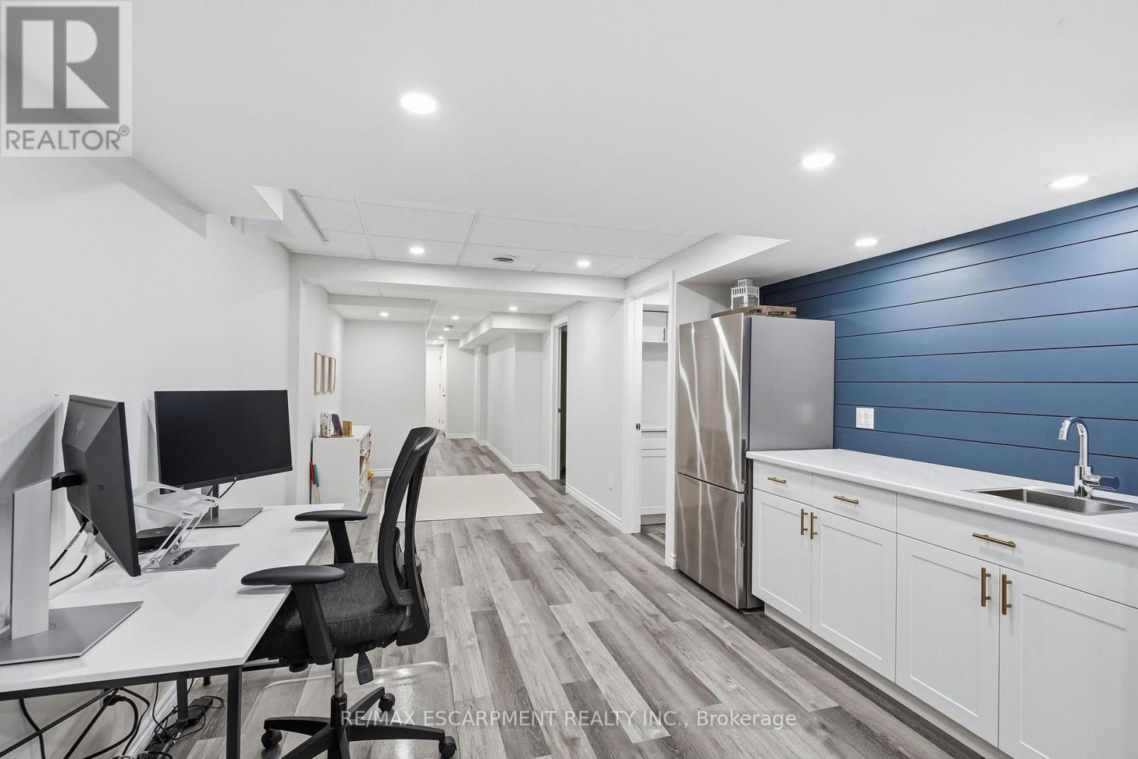 221 NISBET BOULEVARD - 43