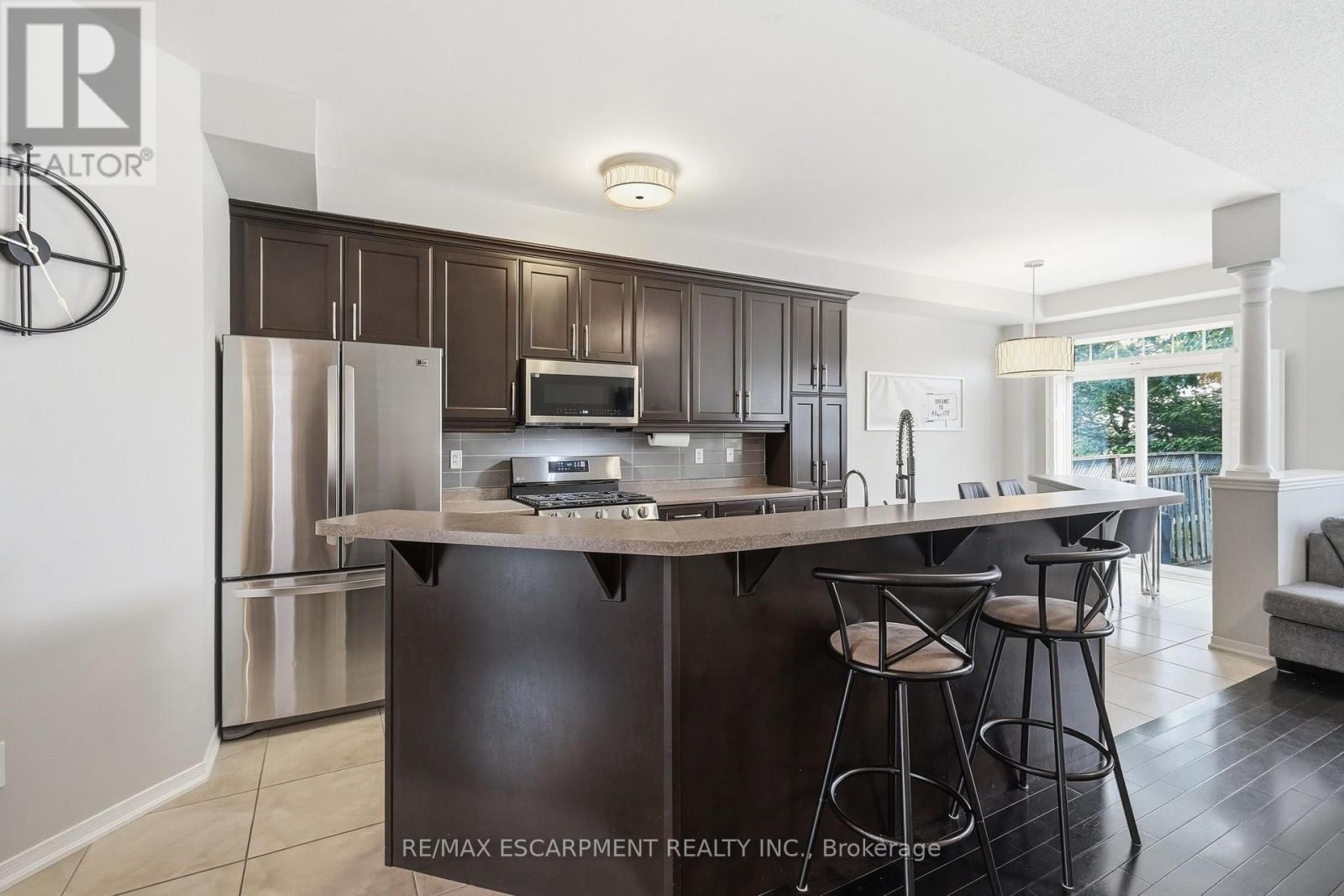 221 NISBET BOULEVARD - 7
