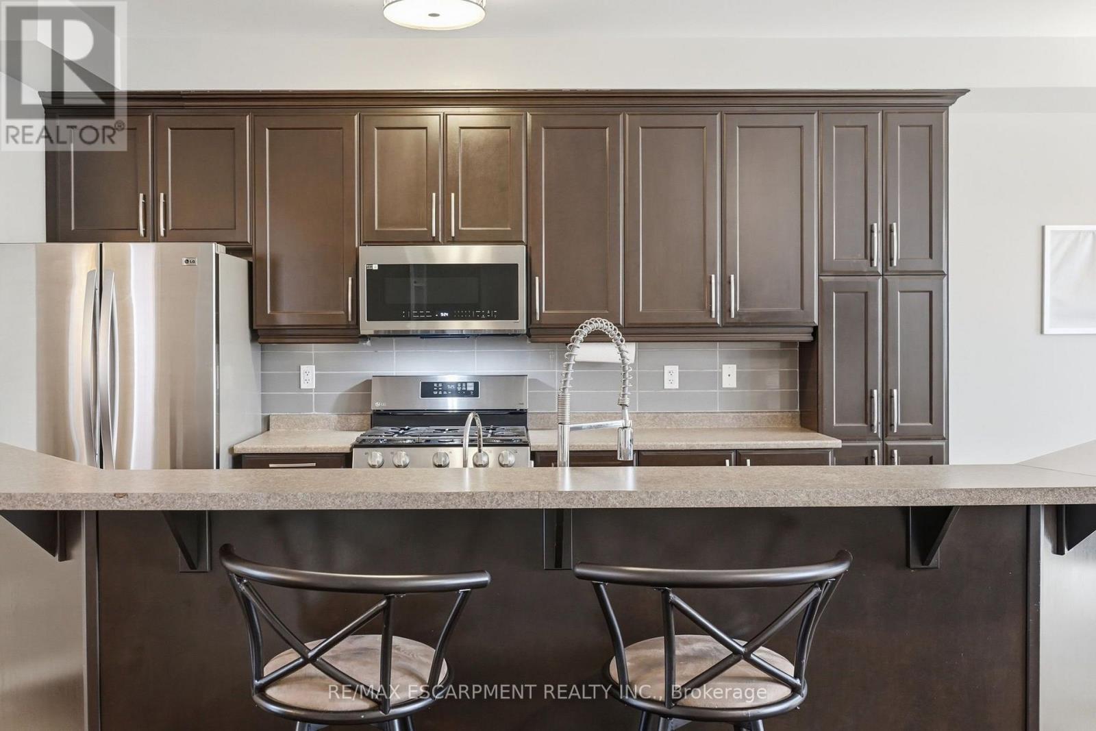 221 NISBET BOULEVARD - 8