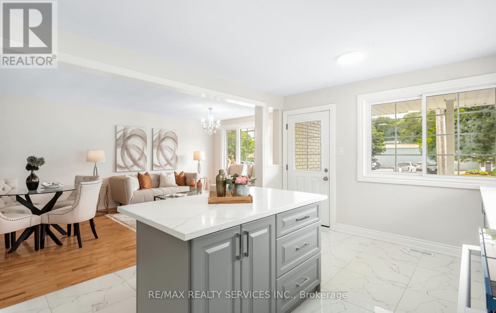 176 SAMUELSON STREET - 12