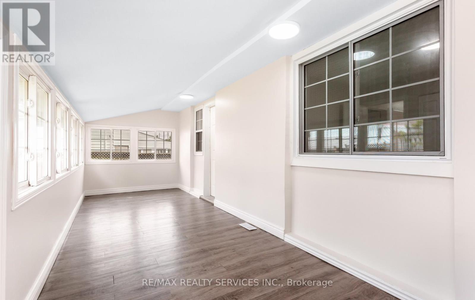 176 SAMUELSON STREET - 23