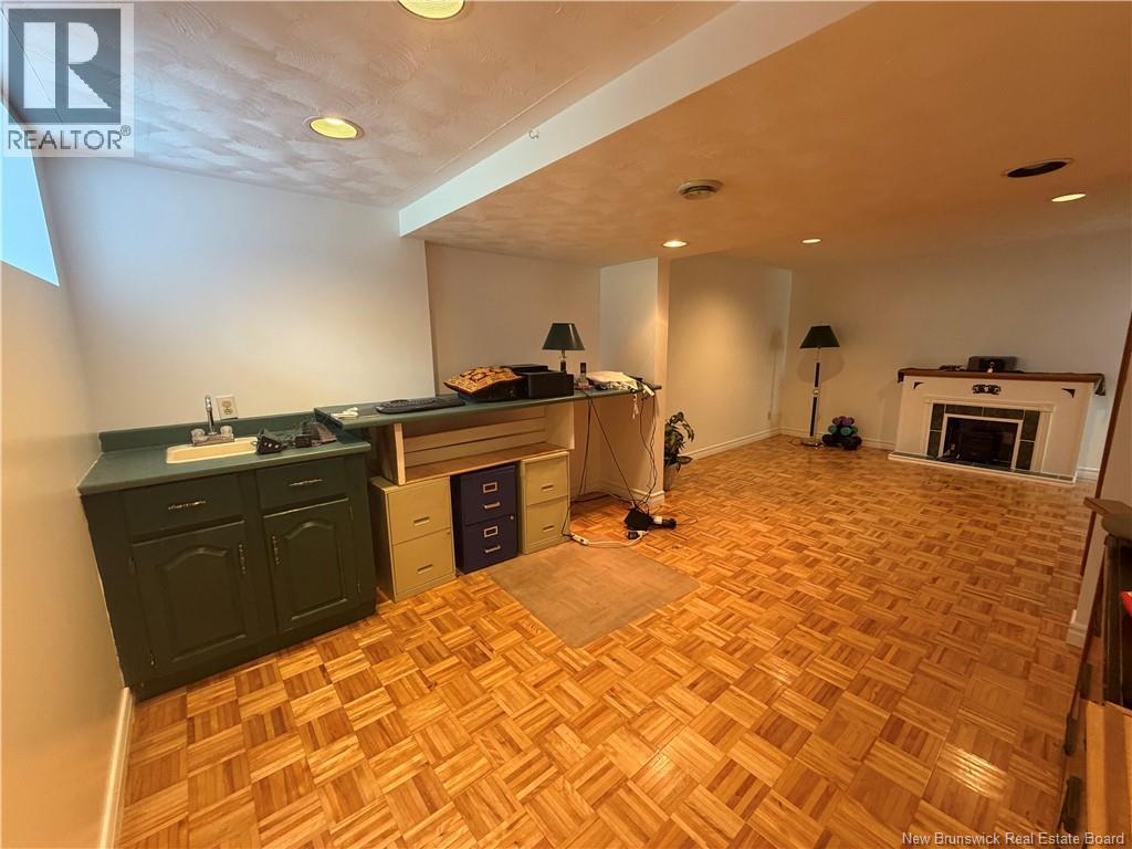 56 Aitken Avenue - 44