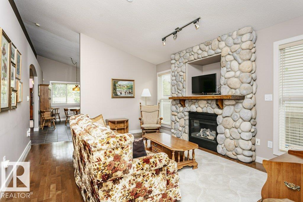 96 Eastgate WY - Image 8