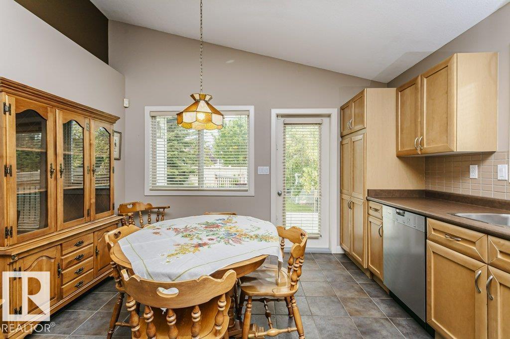96 Eastgate WY - Image 10