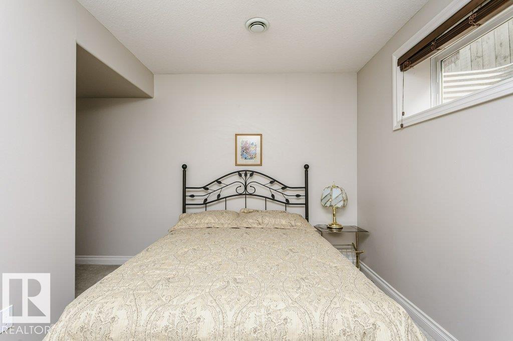 96 Eastgate WY - 27