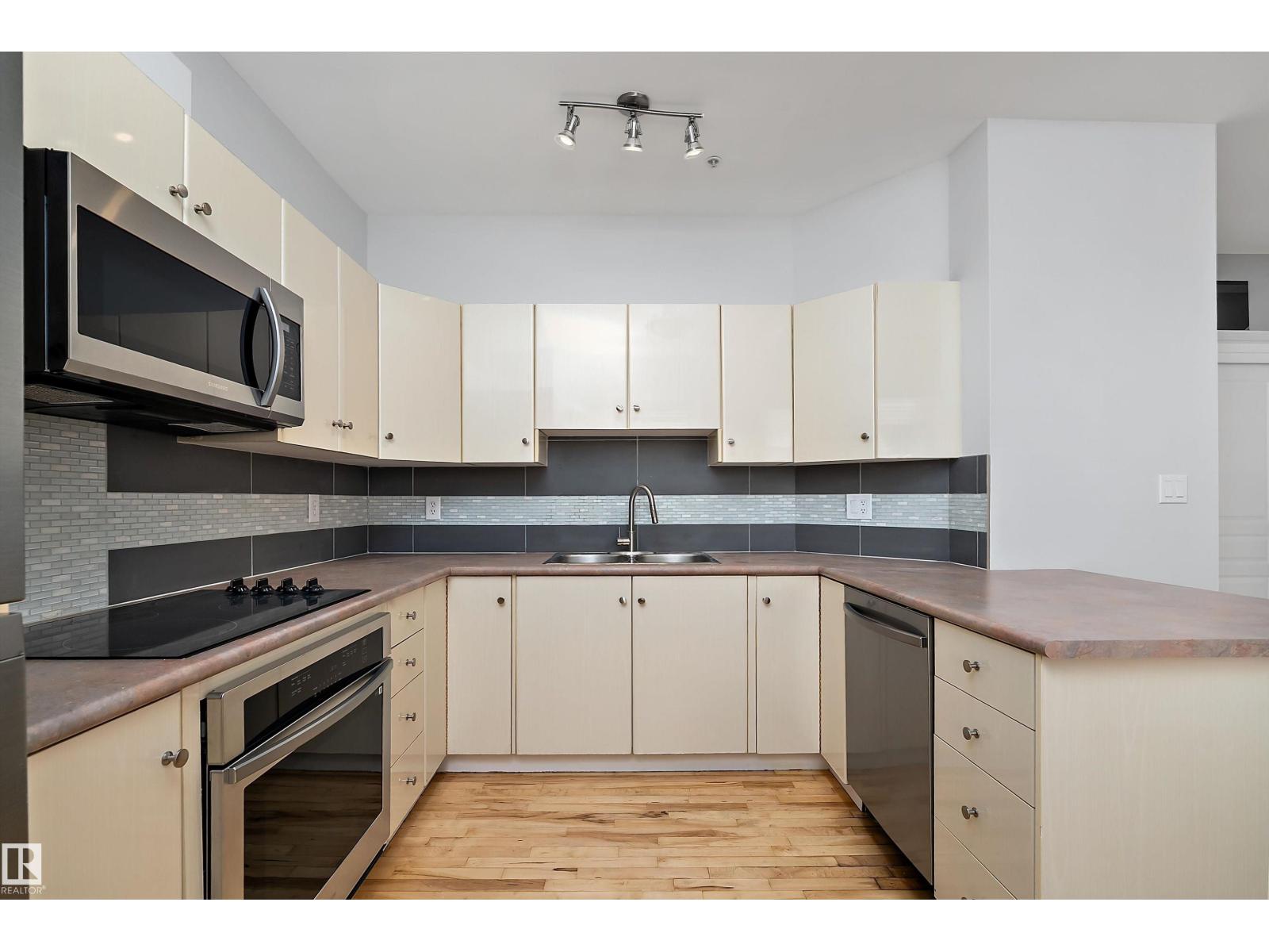 #108 10933 82 AV NW - 11
